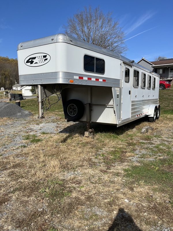 Very Nice 4 Horse 4 Star Gooseneck