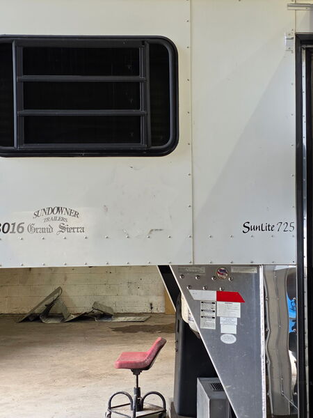 2005 Sundowner Model 8016 Sunlite 725 Grand Sierra