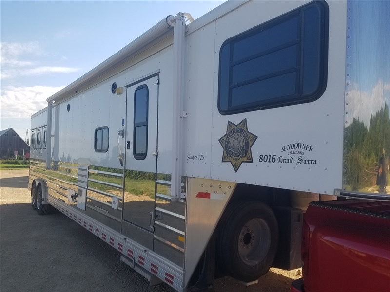 2005 Sundowner Model 8016 Sunlite 725 Grand Sierra