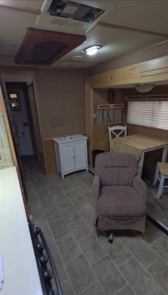2005 Sundowner Model 8016 Sunlite 725 Grand Sierra