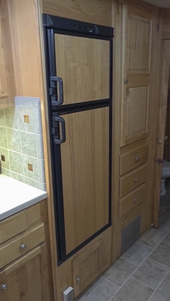 2005 Sundowner Model 8016 Sunlite 725 Grand Sierra