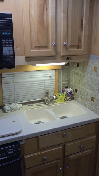 2005 Sundowner Model 8016 Sunlite 725 Grand Sierra