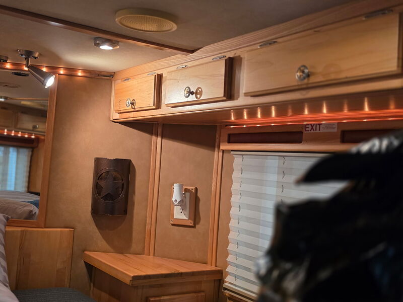 2005 Sundowner Model 8016 Sunlite 725 Grand Sierra