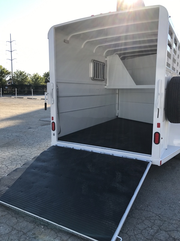 Horse Trailer *7ft Tall with Large Tack Room ????