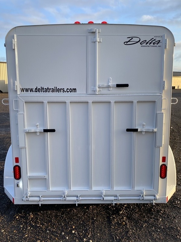 Horse Trailer *7ft Tall with Large Tack Room ????