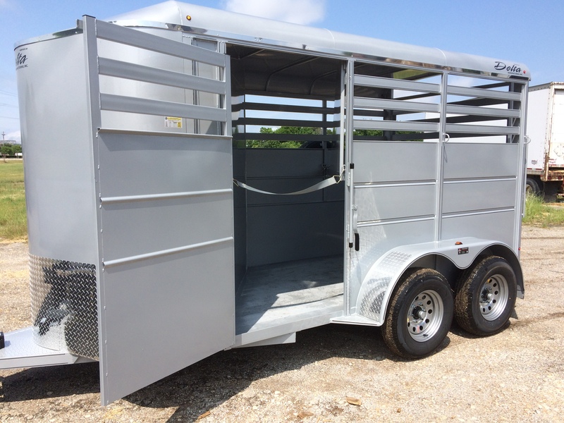 Horse Trailer *7ft Tall with Large Tack Room ????