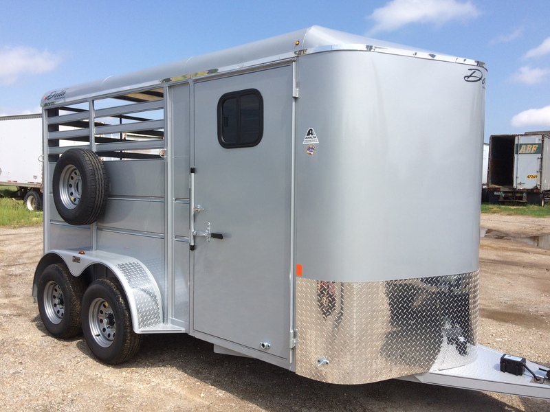 Horse Trailer *7ft Tall with Large Tack Room ????