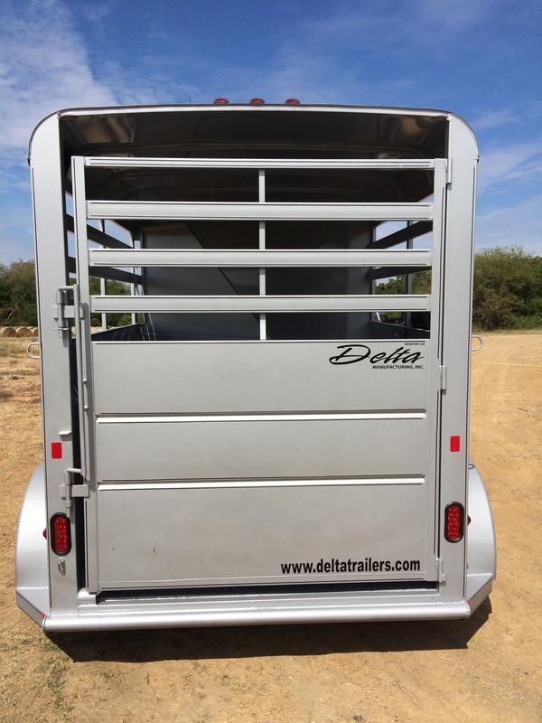 Horse Trailer *7ft Tall with Large Tack Room ????