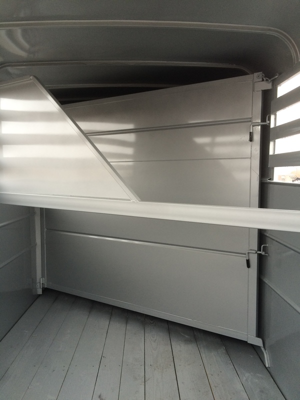 Horse Trailer *7ft Tall with Large Tack Room ????