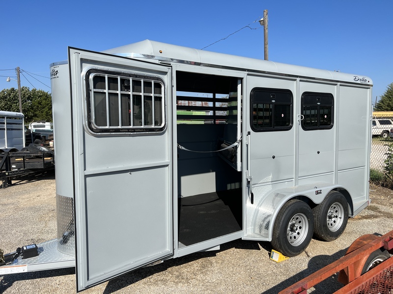 3 Horse Trailer * 7ft Tall