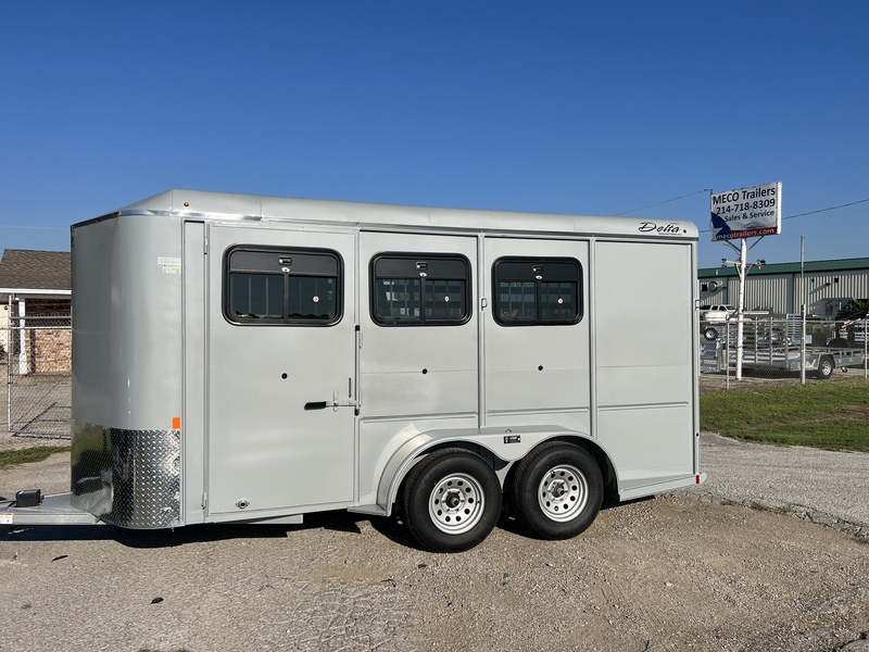 3 Horse Trailer * 7ft Tall