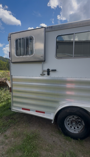 2012 Featherlite Aluminum 4 Horse With Weekender