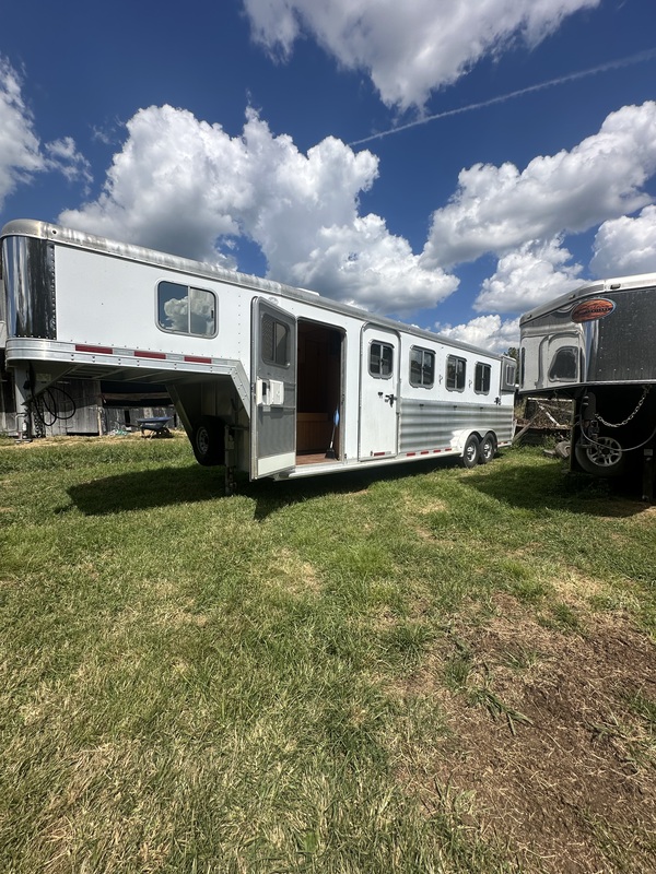 2012 Featherlite Aluminum 4 Horse With Weekender