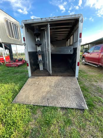 2012 Featherlite Aluminum 4 Horse With Weekender