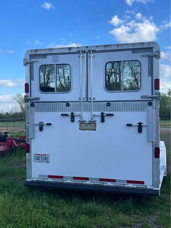 2012 Featherlite Aluminum 4 Horse With Weekender