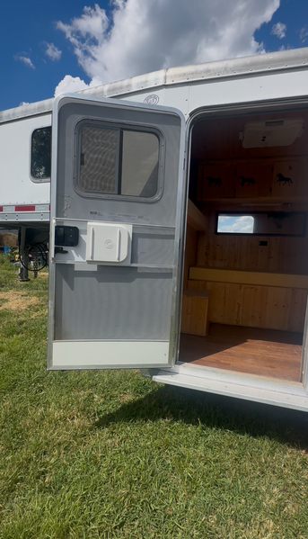 2012 Featherlite Aluminum 4 Horse With Weekender
