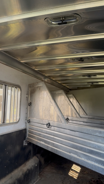 2012 Featherlite Aluminum 4 Horse With Weekender