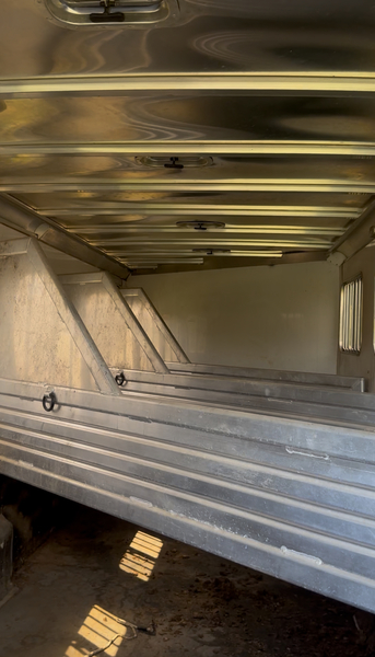 2012 Featherlite Aluminum 4 Horse With Weekender