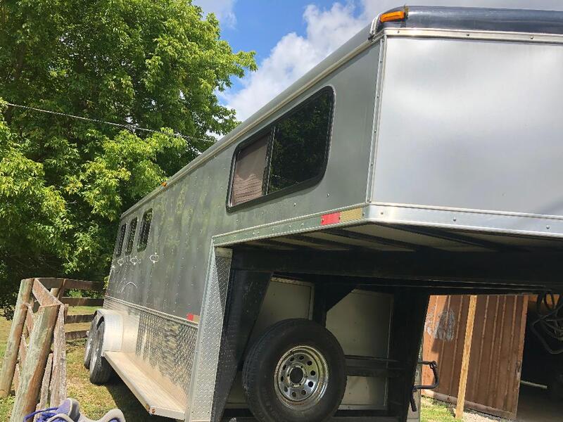 2014 ALUMINUM HOMESTEADER 3 HORSE TRAILER WITH WEEKENDER PACKAGE For