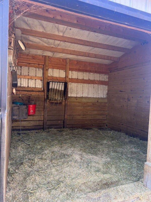 12X30 Potable Barn With Stalls 